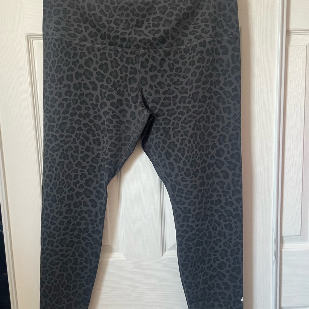 Nike Gray Leopard Leggings